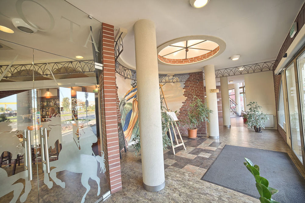 Grot Hotel Malbork Kültér fotó