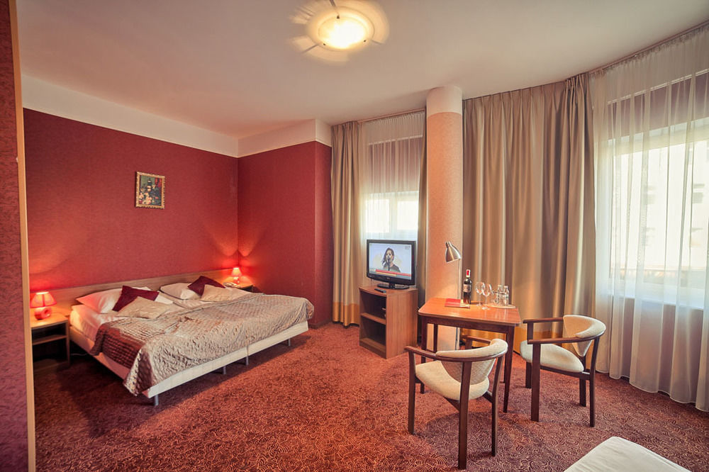 Grot Hotel Malbork Kültér fotó