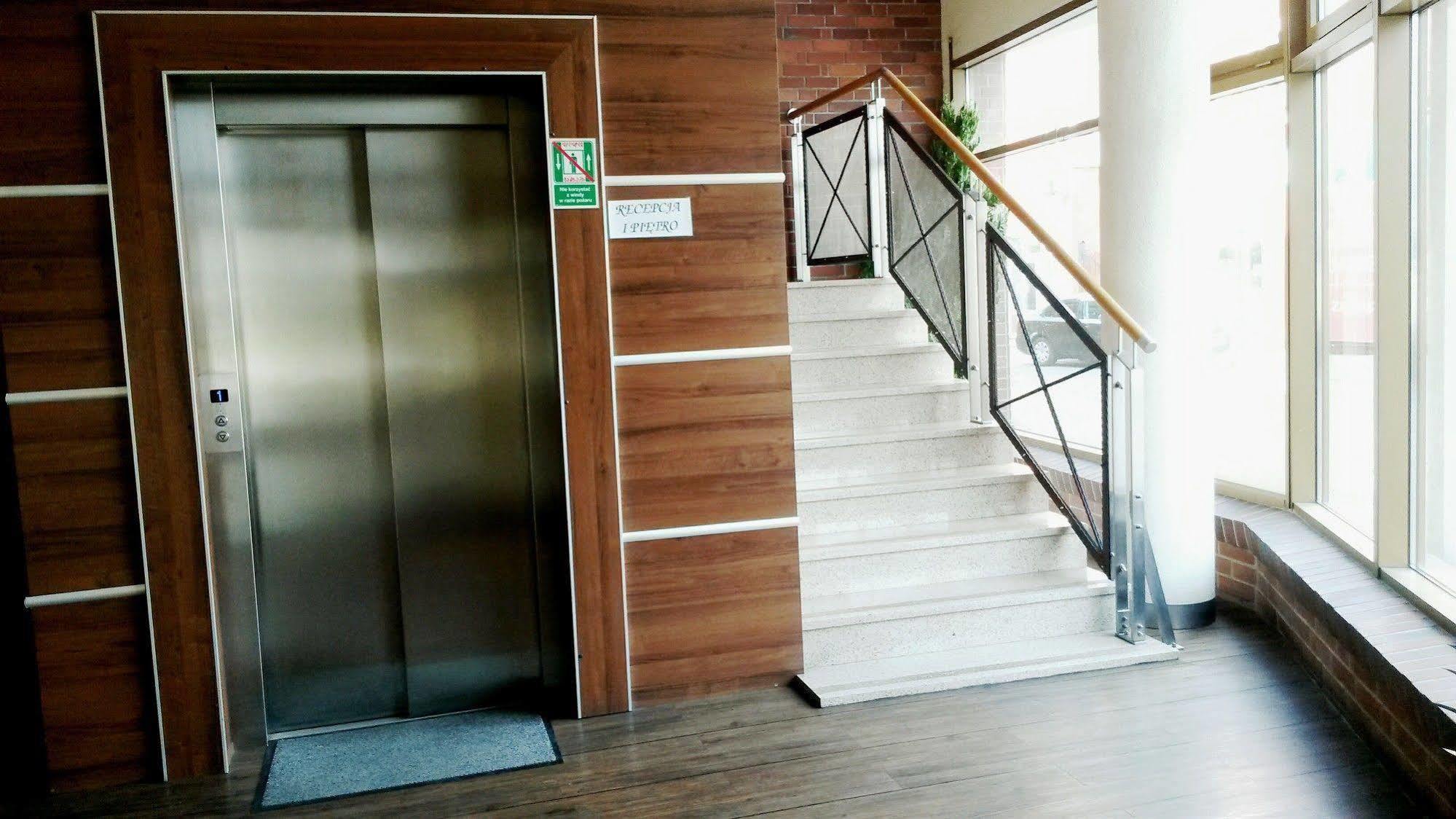 Grot Hotel Malbork Kültér fotó