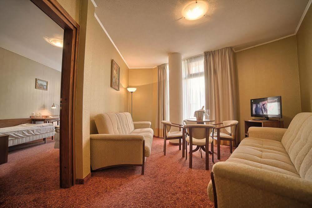 Grot Hotel Malbork Kültér fotó