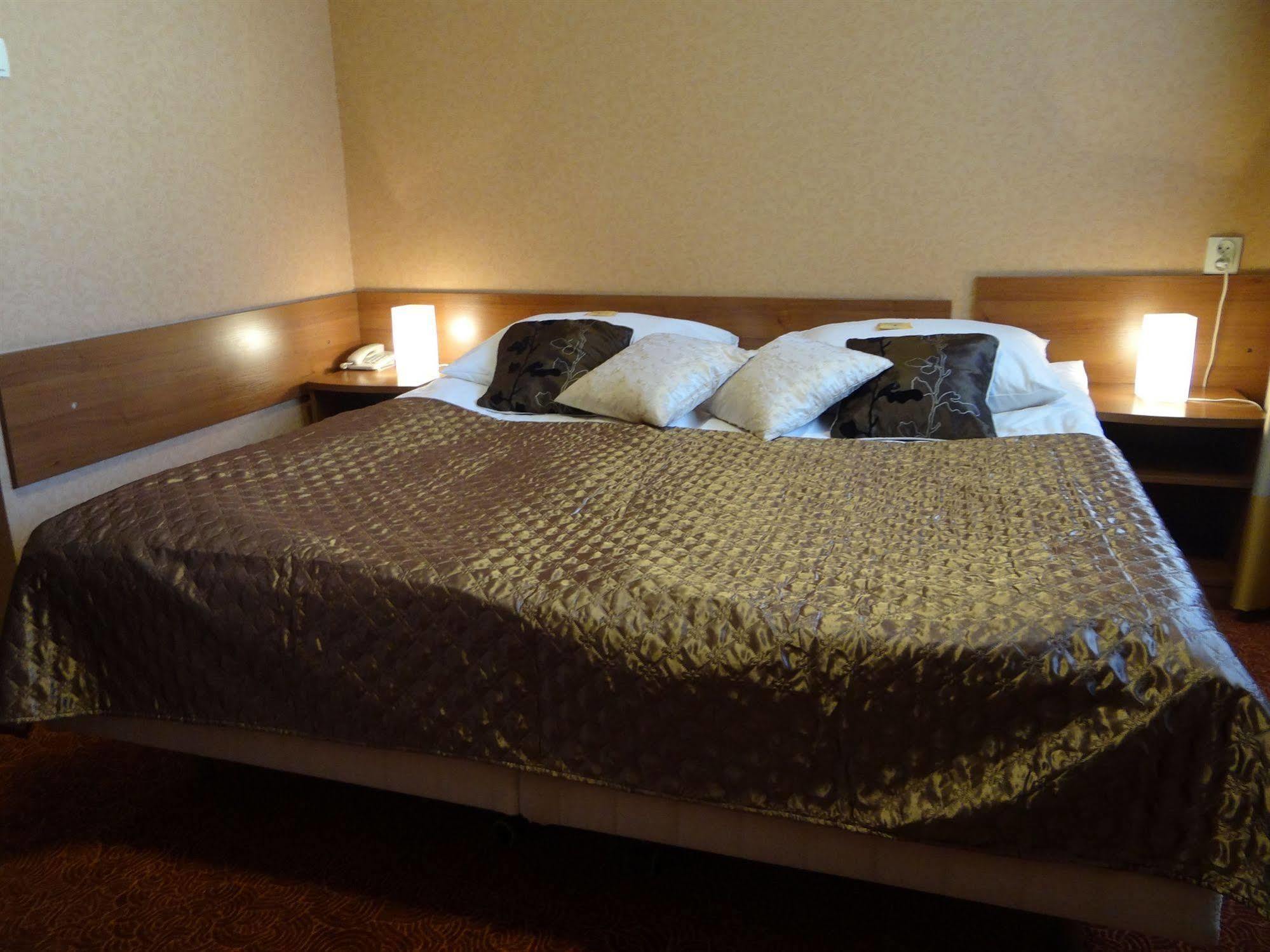 Grot Hotel Malbork Kültér fotó