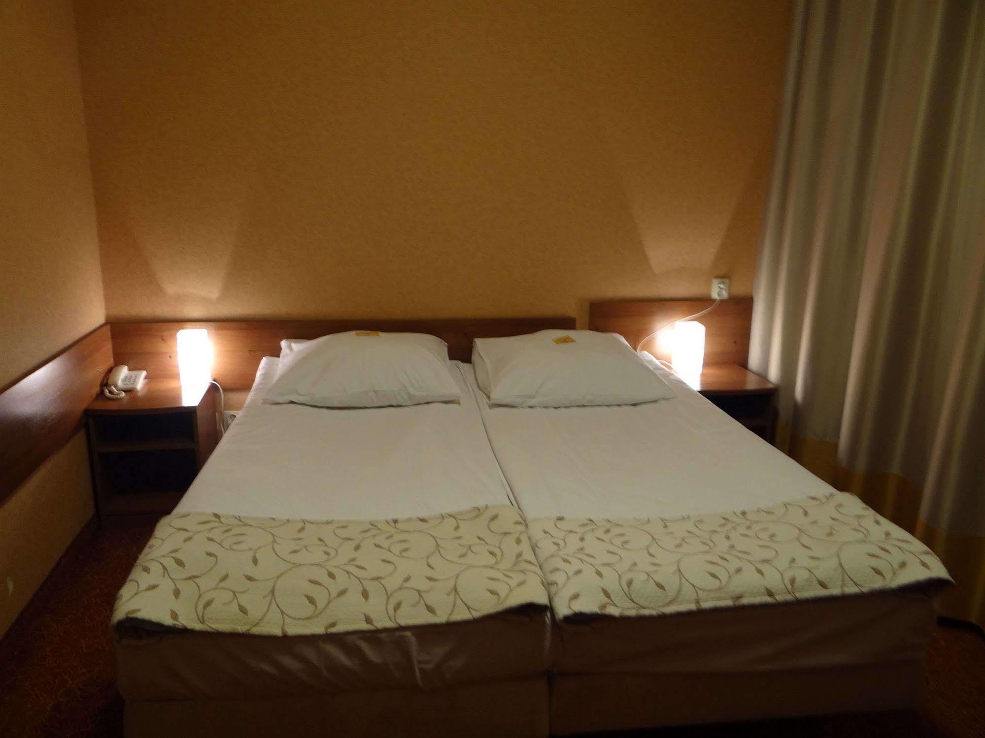 Grot Hotel Malbork Kültér fotó