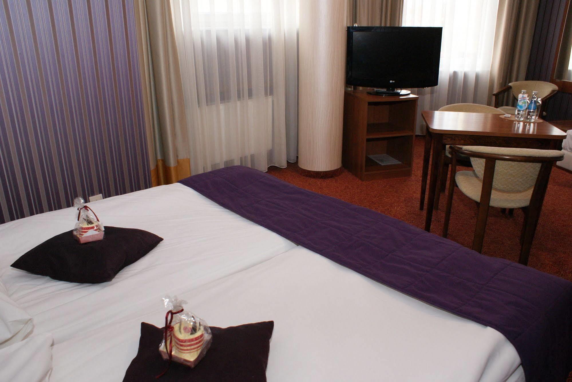 Grot Hotel Malbork Kültér fotó